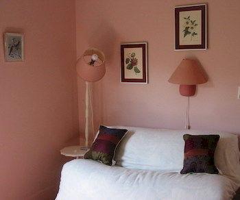Cadboro Bay Bed & Breakfast Виктория Экстерьер фото