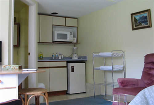 Cadboro Bay Bed & Breakfast Виктория Экстерьер фото